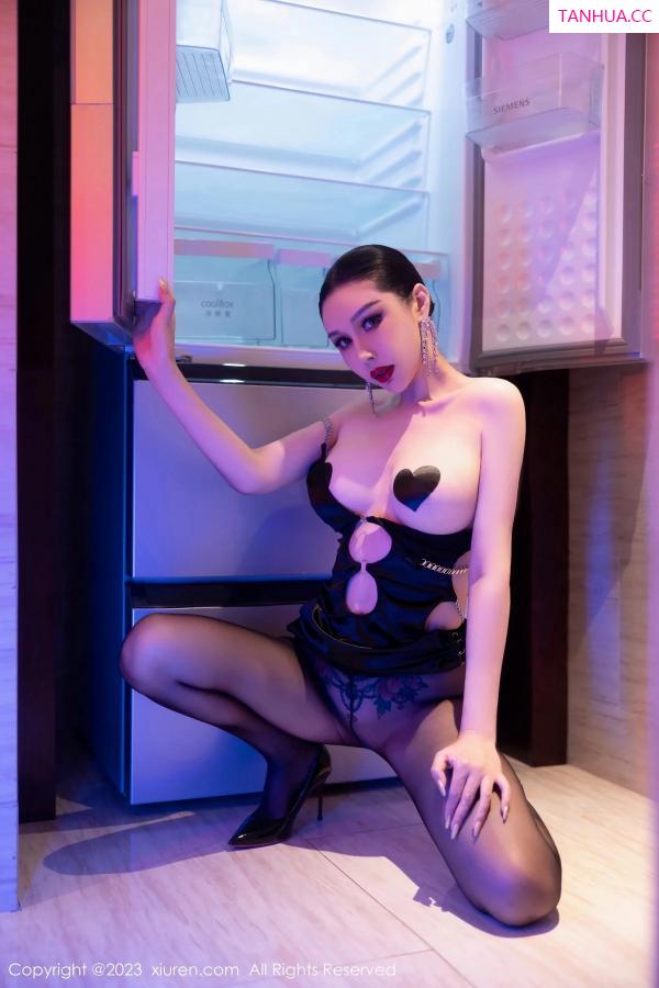 田冰冰  [XiuRen]高清写真图 2023.12.22 No.7848 田冰冰 黑丝美臀第42张图片